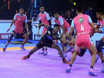 PKL: Ajith, Abhishek shine as U Mumba beat Jaipur Pink Panthers 37-28 | PKL: Ajith, Abhishek shine as U Mumba beat Jaipur Pink Panthers 37-28