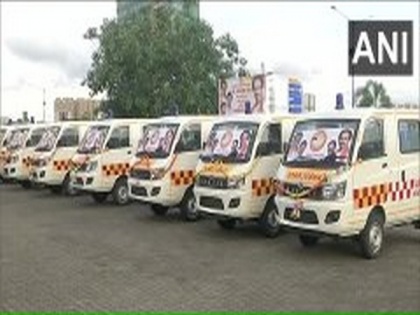 Maharashtra CM flags off 25 ambulances donated by Shiv Sena | Maharashtra CM flags off 25 ambulances donated by Shiv Sena