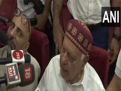 Muslim man from J-K's Pahalgam spotted 'Lingam' in Amarnath cave: Farooq Abdullah | Muslim man from J-K's Pahalgam spotted 'Lingam' in Amarnath cave: Farooq Abdullah