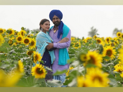 Shava Ni Girdhari Lal's trailer launch emotes various shades of love | Shava Ni Girdhari Lal's trailer launch emotes various shades of love
