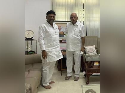 K'taka Congress chief meets BS Yediyurappa to express condolences on demise of latter's granddaughter | K'taka Congress chief meets BS Yediyurappa to express condolences on demise of latter's granddaughter