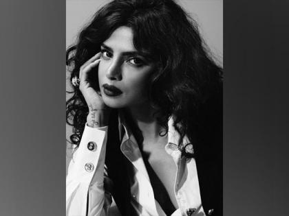 New mom Priyanka Chopra shares first social media post after baby announcement | New mom Priyanka Chopra shares first social media post after baby announcement