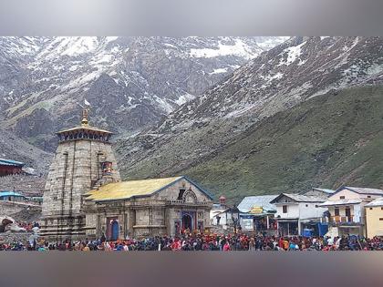 Badrinath-Kedarnath Temple Committee to provide insurance to devotees | Badrinath-Kedarnath Temple Committee to provide insurance to devotees Badrinath-Kedarnath Temple Committee to provide insurance to devotees | Badrinath-Kedarnath Temple Committee to provide insurance to devotees