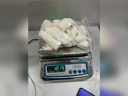 Customs seizes cocaine worth Rs 15 cr from Zimbabwean national at IGI Airport | Customs seizes cocaine worth Rs 15 cr from Zimbabwean national at IGI Airport