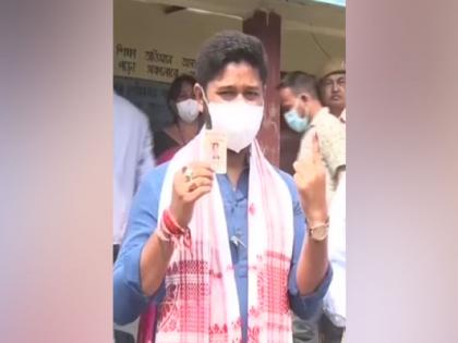 Assam polls: AJP chief Lurinjyoti Gogoi casts vote in Tinsukia | Assam polls: AJP chief Lurinjyoti Gogoi casts vote in Tinsukia