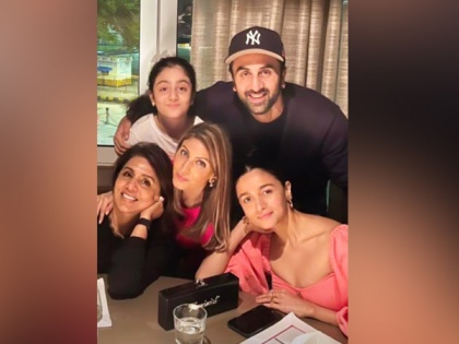 Neetu Kapoor shares adorable family picture featuring Ranbir Kapoor, Alia Bhatt, calls them her 'world' | Neetu Kapoor shares adorable family picture featuring Ranbir Kapoor, Alia Bhatt, calls them her 'world'