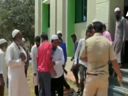 Police thrash people in Karnataka's Belgaum for violating lockdown | Police thrash people in Karnataka's Belgaum for violating lockdown