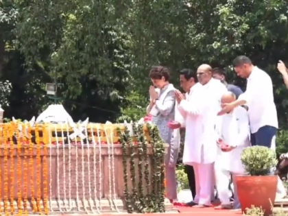 Gwalior: Priyanka Gandhi pays floral tribute to Rani Laxmibai | Gwalior: Priyanka Gandhi pays floral tribute to Rani Laxmibai Gwalior: Priyanka Gandhi pays floral tribute to Rani Laxmibai | Gwalior: Priyanka Gandhi pays floral tribute to Rani Laxmibai