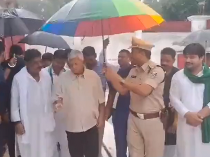 BJP targets Lalu Prasad, Nitish Kumar over ‘umbrella’ politics | BJP targets Lalu Prasad, Nitish Kumar over ‘umbrella’ politics BJP targets Lalu Prasad, Nitish Kumar over ‘umbrella’ politics | BJP targets Lalu Prasad, Nitish Kumar over ‘umbrella’ politics