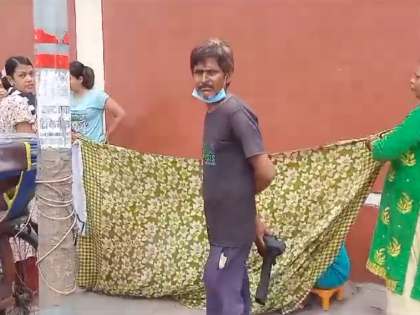 Woman delivers stillborn child outside Raj Bhawan in Lucknow | Woman delivers stillborn child outside Raj Bhawan in Lucknow Woman delivers stillborn child outside Raj Bhawan in Lucknow | Woman delivers stillborn child outside Raj Bhawan in Lucknow