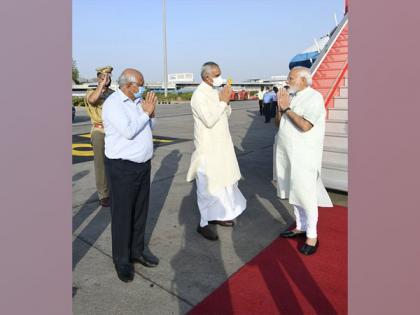 PM Modi arrives in Gujarat for three day visit | PM Modi arrives in Gujarat for three day visit