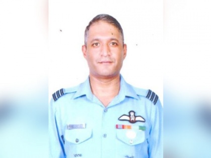 Group Captain Varun Singh's mortal remains to be airlifted to Bhopal tomorrow | Group Captain Varun Singh's mortal remains to be airlifted to Bhopal tomorrow