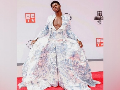 Lil Nas X celebrates Pride Month at BET Awards, ends performance with steamy kiss | Lil Nas X celebrates Pride Month at BET Awards, ends performance with steamy kiss