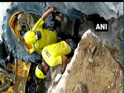 Uttarakhand: Two killed, 1 feared trapped under boulders on Rishikesh-Badrinath Highway | Uttarakhand: Two killed, 1 feared trapped under boulders on Rishikesh-Badrinath Highway
