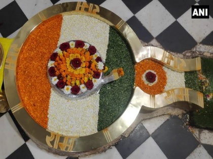 R-Day: 'Shivalinga' at Rishikesh Temple adorned with tricolour | R-Day: 'Shivalinga' at Rishikesh Temple adorned with tricolour
