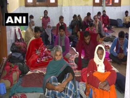 400 people from Bihar on pilgrimage in J-K seek transportation to their hometowns | 400 people from Bihar on pilgrimage in J-K seek transportation to their hometowns