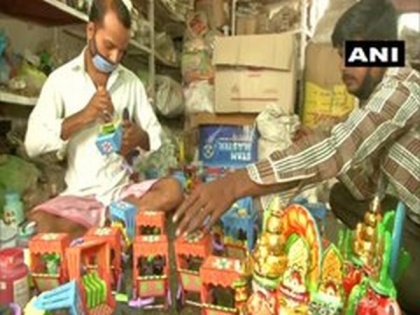 Varanasi toy-makers thank PM Modi for mention in 'Mann Ki Baat', seek aid | Varanasi toy-makers thank PM Modi for mention in 'Mann Ki Baat', seek aid