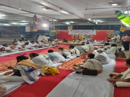 Andhra: Veda Sabha held at Kanaka Durga temple on eve of Dussehra | Andhra: Veda Sabha held at Kanaka Durga temple on eve of Dussehra
