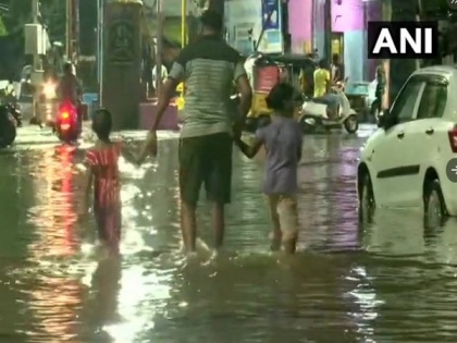Parts of Hyderabad witness waterlogging due to heavy rainfall | Parts of Hyderabad witness waterlogging due to heavy rainfall