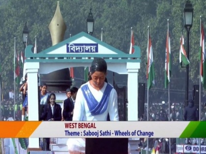 R-Day Parade: West Bengal tableau showcases Sabooj Sathi scheme | R-Day Parade: West Bengal tableau showcases Sabooj Sathi scheme