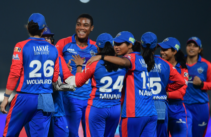 WPL 2026: Kapp picks three as disciplined Delhi Capitals restrict UP Warriorz to 122/8 | WPL 2026: Kapp picks three as disciplined Delhi Capitals restrict UP Warriorz to 122/8