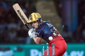 WPL 2024: Ellyse Perry’s magnificent 66 takes RCB to 135/6 against Mumbai Indians | WPL 2024: Ellyse Perry’s magnificent 66 takes RCB to 135/6 against Mumbai Indians