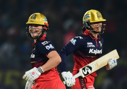 'She gives freedom to players': Karthik draws comparison between Mandhana and Dhoni | 'She gives freedom to players': Karthik draws comparison between Mandhana and Dhoni