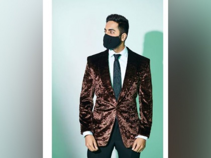 Ayushmann gives a glimpse of his pandemic 'Survivors Kit' | Ayushmann gives a glimpse of his pandemic 'Survivors Kit'