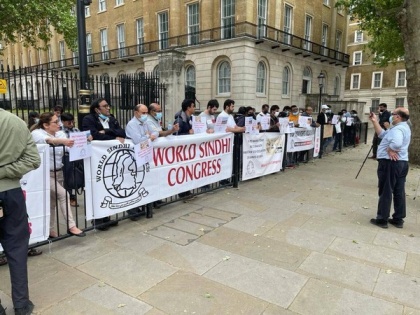 Rights group holds protest in London against land grab in Pak's Sindh | Rights group holds protest in London against land grab in Pak's Sindh