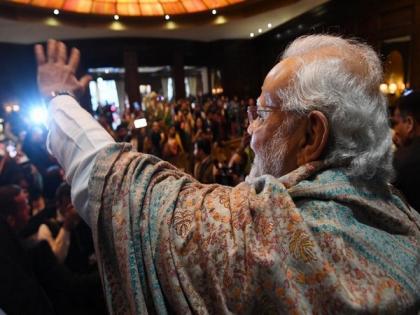 Members of Indian diaspora accord warm welcome PM Modi in Munich | Members of Indian diaspora accord warm welcome PM Modi in Munich