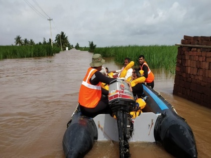 Navy undertakes aerial relief, rescue operation in Karnataka's Belgaum district | Navy undertakes aerial relief, rescue operation in Karnataka's Belgaum district