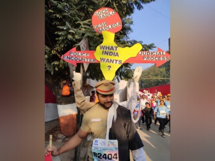 Mumbai Marathon: Runners spread awareness regarding various social issues | Mumbai Marathon: Runners spread awareness regarding various social issues