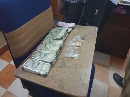 Andhra Police seizes Rs 4.5 lakh, gold | Andhra Police seizes Rs 4.5 lakh, gold Andhra Police seizes Rs 4.5 lakh, gold | Andhra Police seizes Rs 4.5 lakh, gold