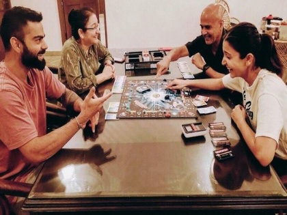 Make the most of these moments: Anushka Sharma shares heartwarming picture with family | Make the most of these moments: Anushka Sharma shares heartwarming picture with family
