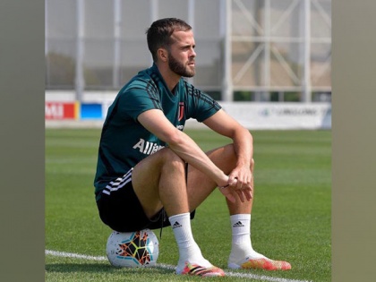 Juventus' Miralem Pjanic shares heartfelt message after signing contract with Barcelona | Juventus' Miralem Pjanic shares heartfelt message after signing contract with Barcelona