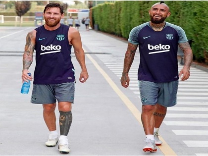 Lionel Messi posts farewell message for Arturo Vidal as midfielder prepares to join Inter Milan | Lionel Messi posts farewell message for Arturo Vidal as midfielder prepares to join Inter Milan