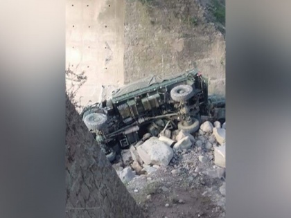 J-K: 2 Army personnel injured after truck falls into Udhampur's Narsoo Nallah | J-K: 2 Army personnel injured after truck falls into Udhampur's Narsoo Nallah