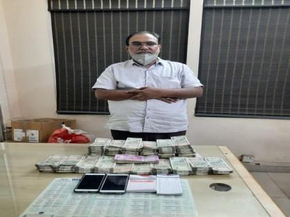 Rs 28 lakh illegal hawala money seized in Bengaluru, one held | Rs 28 lakh illegal hawala money seized in Bengaluru, one held Rs 28 lakh illegal hawala money seized in Bengaluru, one held | Rs 28 lakh illegal hawala money seized in Bengaluru, one held
