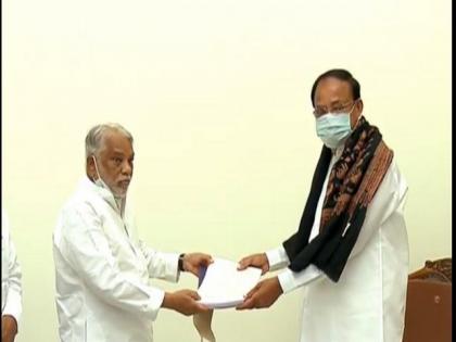 Keshava Rao presents standing committee reports to Naidu in Hyderabad, first time reports given outside Delhi | Keshava Rao presents standing committee reports to Naidu in Hyderabad, first time reports given outside Delhi