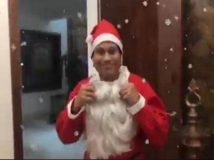 Tendulkar extends Christmas greetings to fans wearing Santa Claus attire | Tendulkar extends Christmas greetings to fans wearing Santa Claus attire