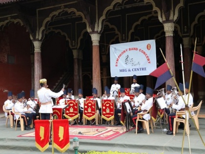 Republic Day celebrations: Madras Sappers band performs at Tipu Sultan Palace in Bengaluru | Republic Day celebrations: Madras Sappers band performs at Tipu Sultan Palace in Bengaluru