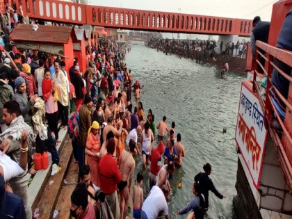 Kumbh Mela 2021: Over 7 lakh devotees take holy dip in Ganga in Haridwar | Kumbh Mela 2021: Over 7 lakh devotees take holy dip in Ganga in Haridwar