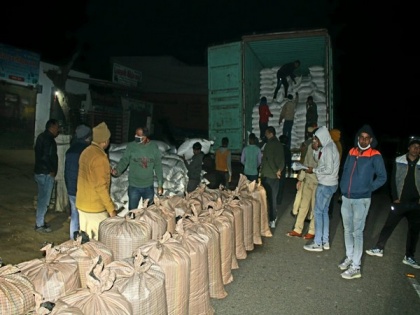 Haryana Police seizes 527 kg 'Doda Post' from truck in Hisar | Haryana Police seizes 527 kg 'Doda Post' from truck in Hisar