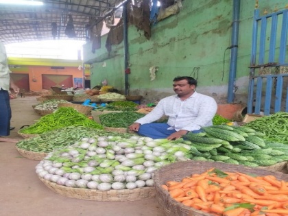 YSRCP candidate, vegetable vendor, elected chairperson of Andhra's Rayachoty municipality | YSRCP candidate, vegetable vendor, elected chairperson of Andhra's Rayachoty municipality