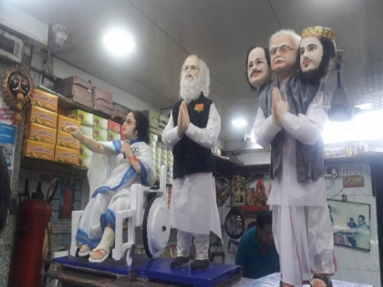 In fierce Bengal contest, Howrah shop has 'sweet' statuettes of PM Modi, Mamata | In fierce Bengal contest, Howrah shop has 'sweet' statuettes of PM Modi, Mamata