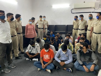 Delhi Police busts fake international call centre in Naraina | Delhi Police busts fake international call centre in Naraina