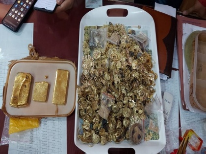 Gold worth Rs 2.61 crore seized by Railway Police in Chandauli, two arrested | Gold worth Rs 2.61 crore seized by Railway Police in Chandauli, two arrested