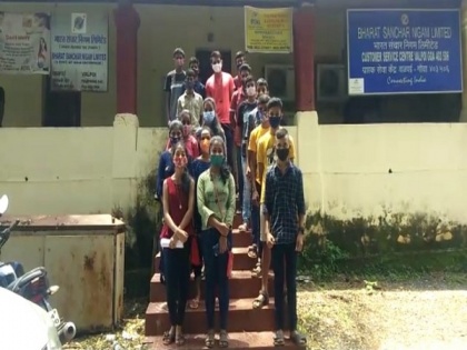 Students protest at BSNL office in Goa's Sattari over patchy internet | Students protest at BSNL office in Goa's Sattari over patchy internet