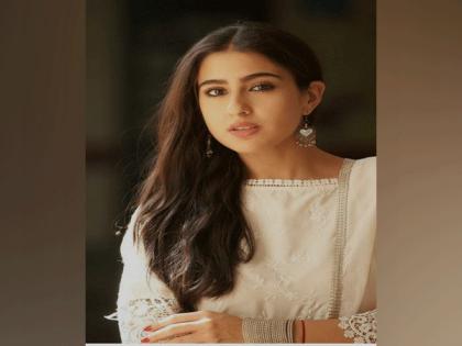 Sara Ali Khan shares pictures with her family on 26th birthday | Sara Ali Khan shares pictures with her family on 26th birthday