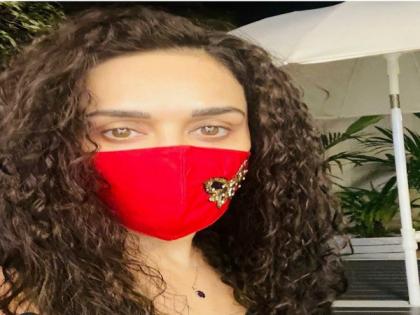 Preity Zinta restarts love affair with curls | Preity Zinta restarts love affair with curls Preity Zinta restarts love affair with curls | Preity Zinta restarts love affair with curls